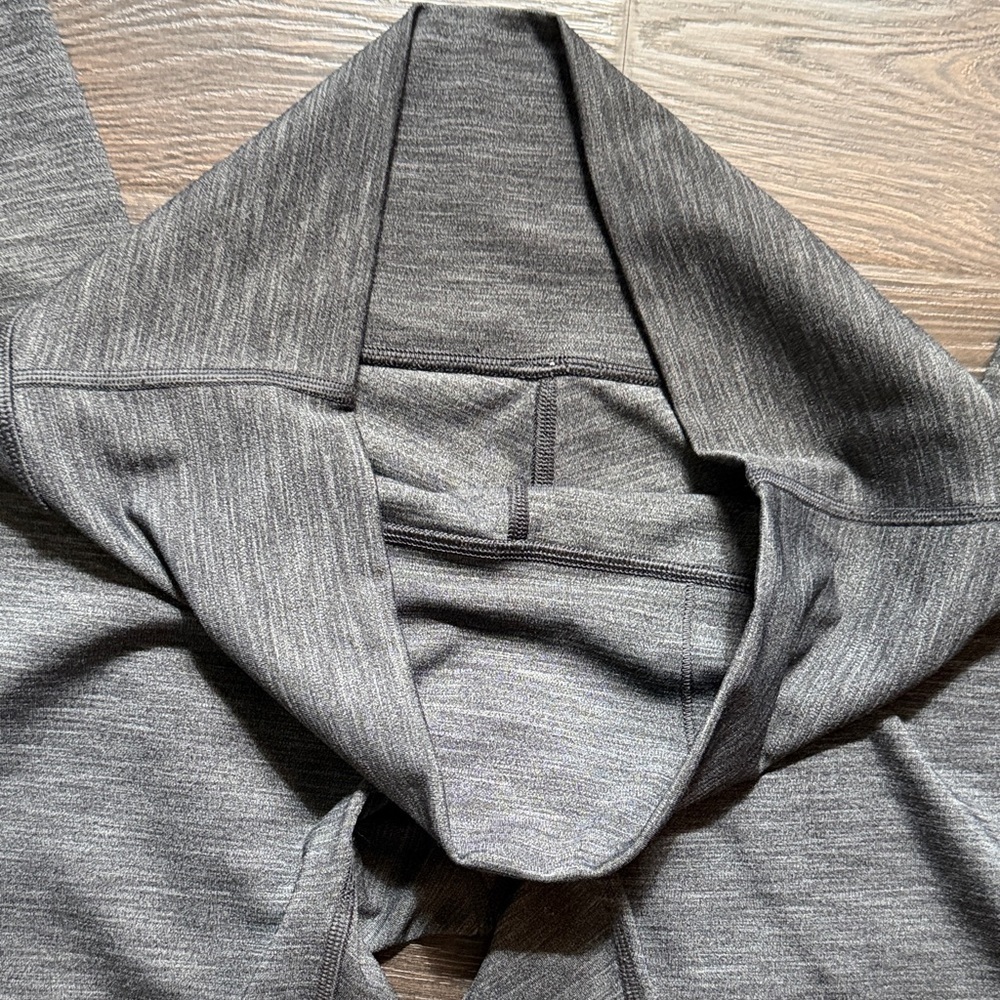 Women’s Lululemon High-Rise Gray Leggings size 8 - 27in inseam - Picture 3 of 6